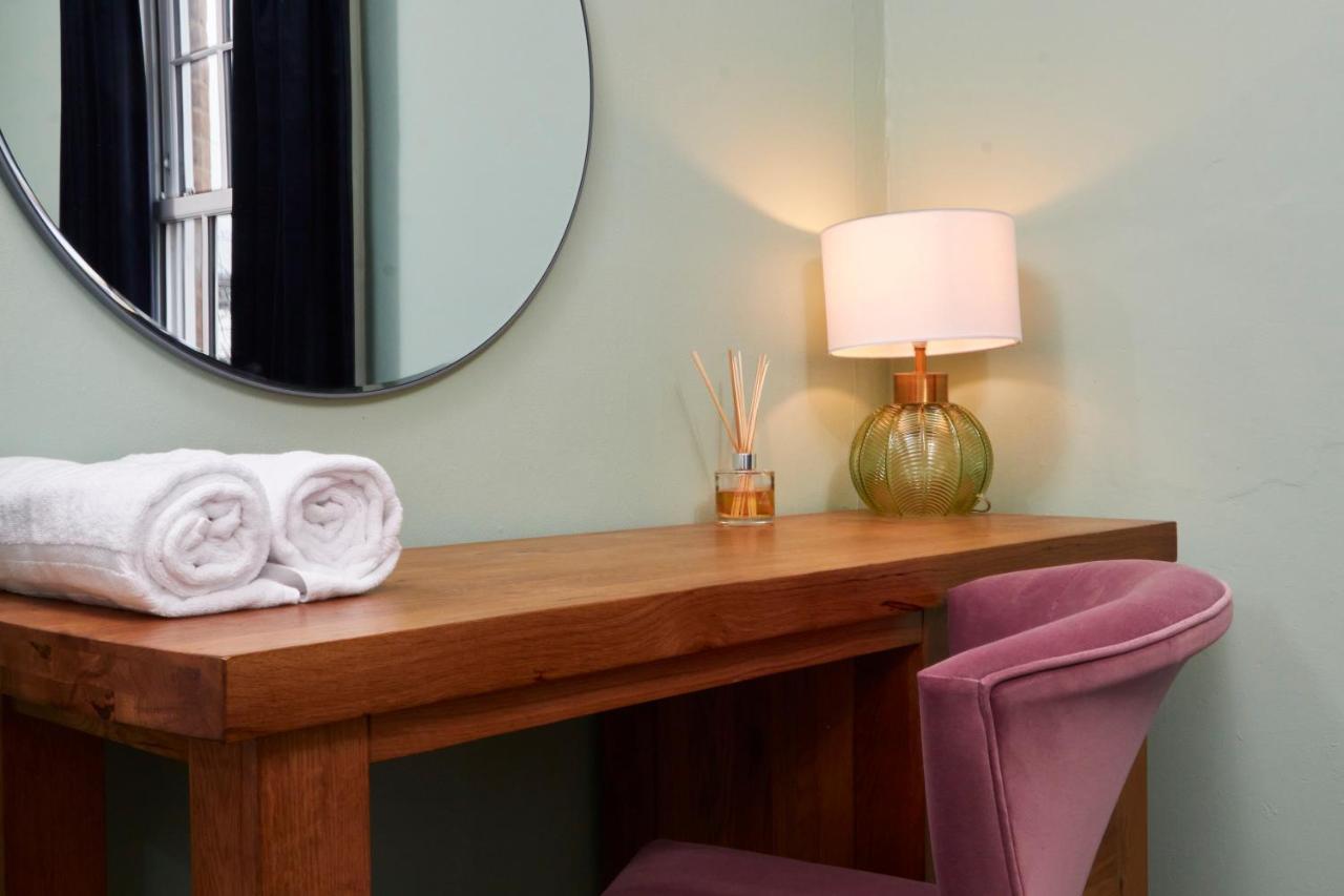Stunning Two Bedroom Apartment By Purestay Short Lets & Serviced Accommodation Warwickshire With Parking Stratford-upon-Avon Extérieur photo