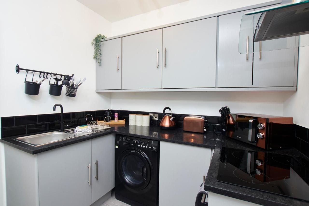 Stunning Two Bedroom Apartment By Purestay Short Lets & Serviced Accommodation Warwickshire With Parking Stratford-upon-Avon Extérieur photo