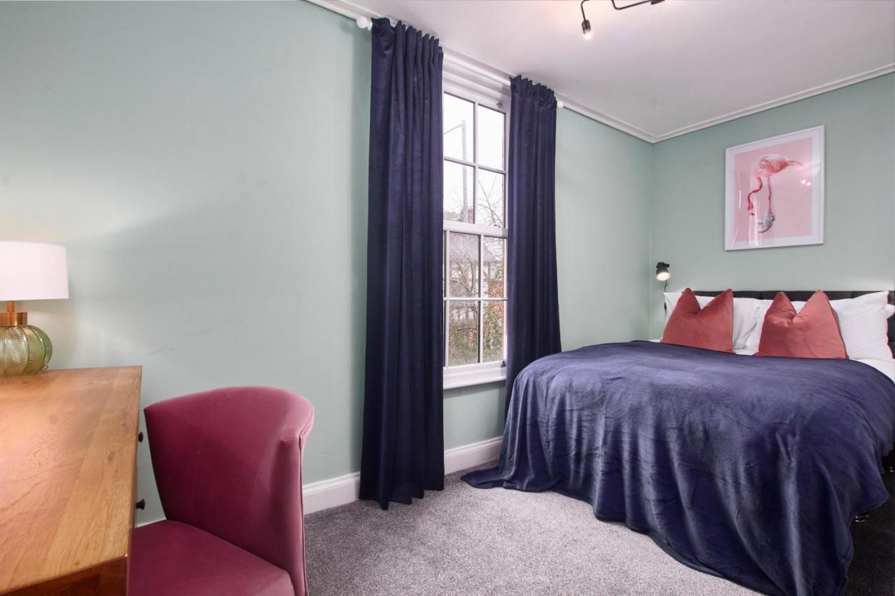 Stunning Two Bedroom Apartment By Purestay Short Lets & Serviced Accommodation Warwickshire With Parking Stratford-upon-Avon Extérieur photo