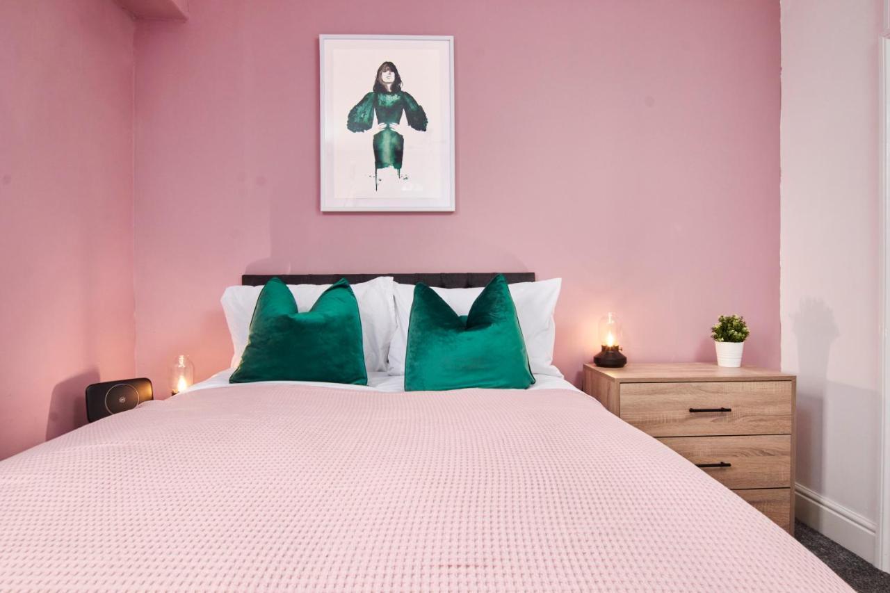 Stunning Two Bedroom Apartment By Purestay Short Lets & Serviced Accommodation Warwickshire With Parking Stratford-upon-Avon Extérieur photo