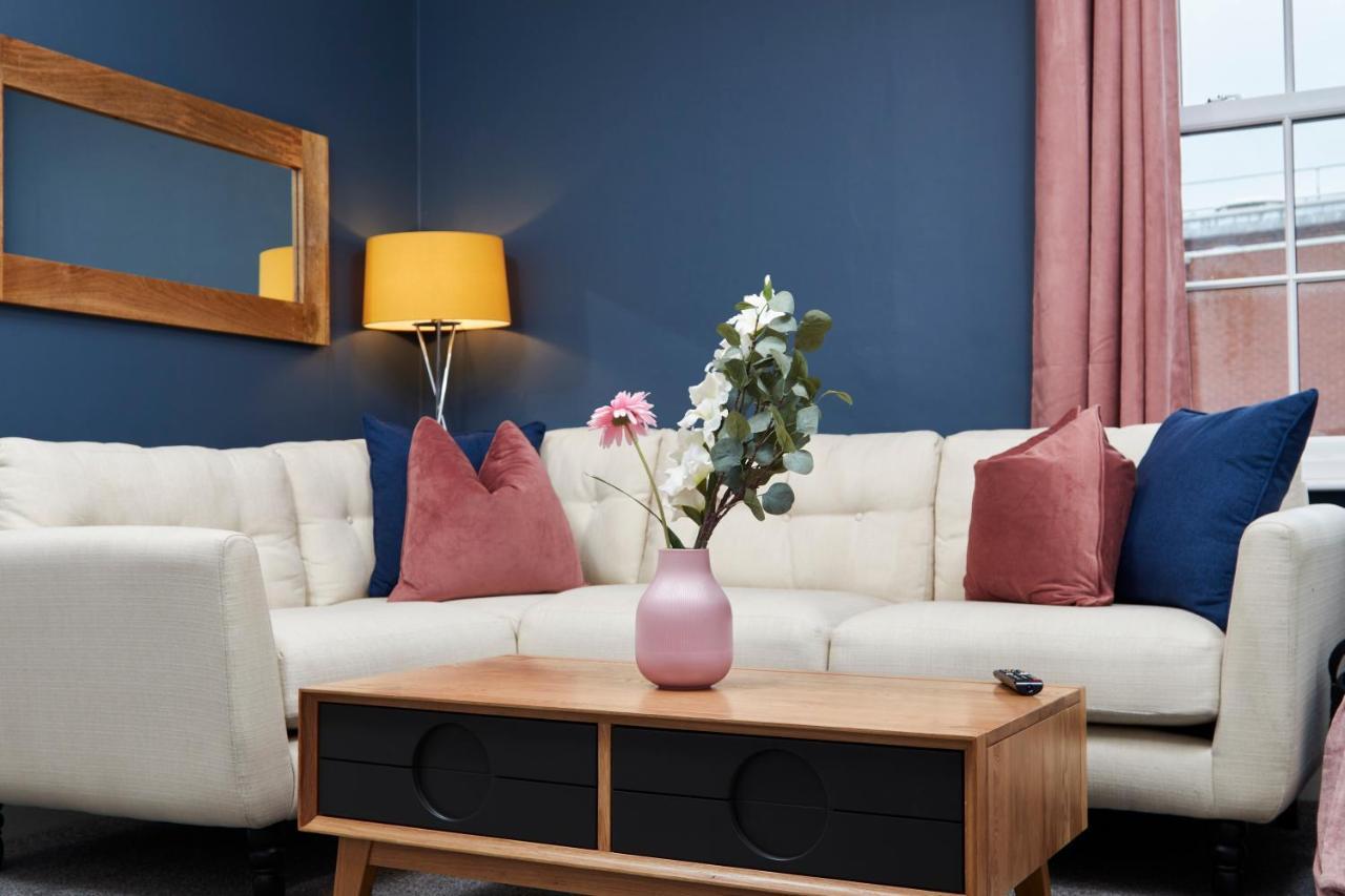 Stunning Two Bedroom Apartment By Purestay Short Lets & Serviced Accommodation Warwickshire With Parking Stratford-upon-Avon Extérieur photo